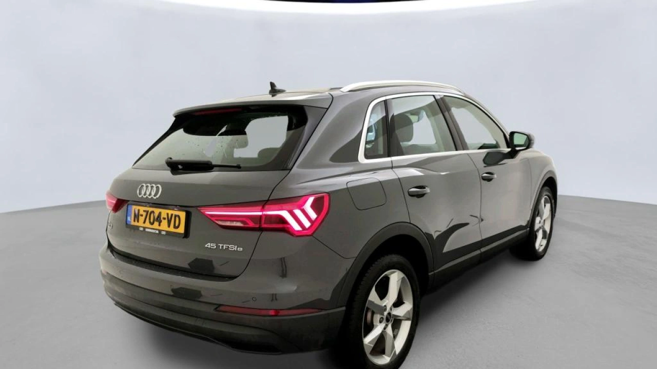 Audi Q3 45 TFSI e Business Edition