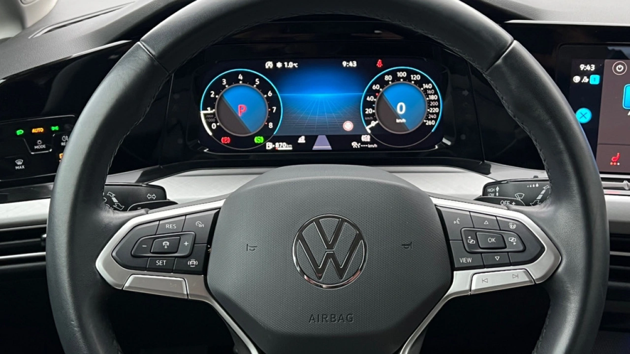 Volkswagen Golf 1.0 eTSI 110pk DSG Life Navigatie Stoel verwarming