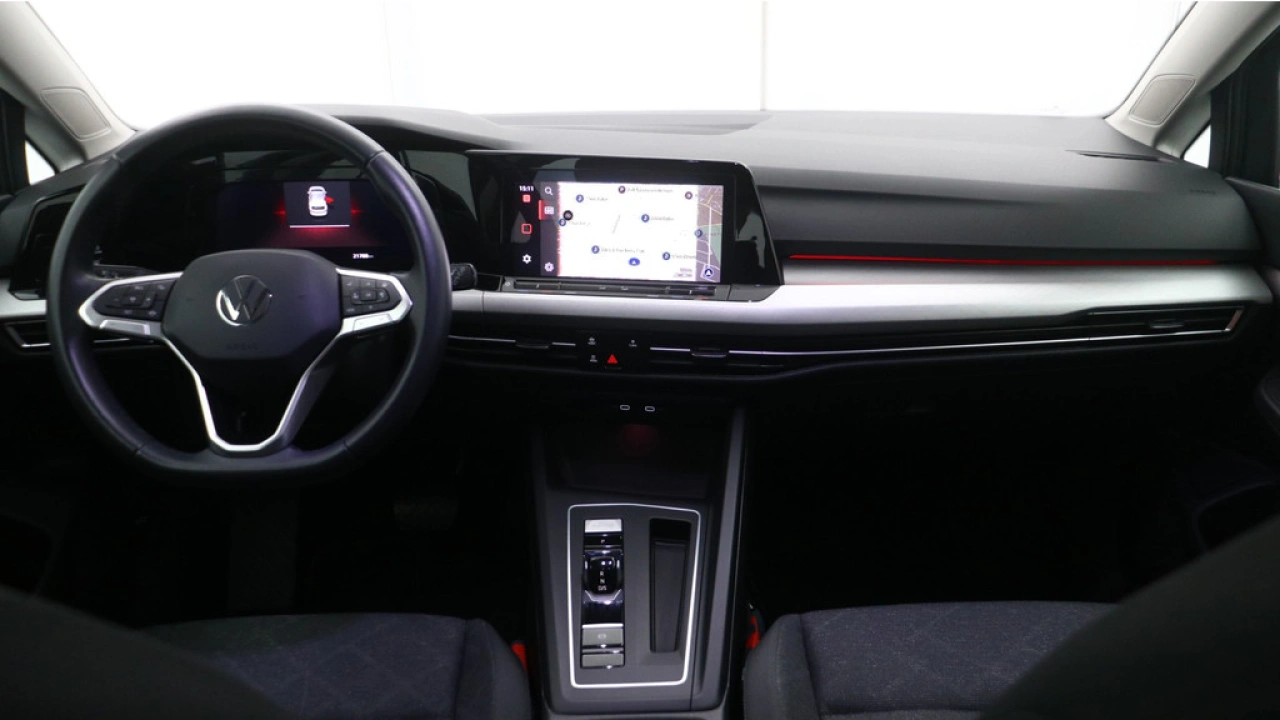 Volkswagen Golf 1.0 eTSI 110pk DSG Life Navigatie Stoel verwarming