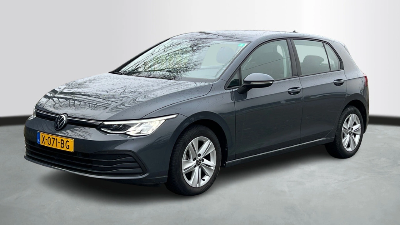 Volkswagen Golf 1.0 eTSI 110pk DSG Life Navigatie Stoel verwarming