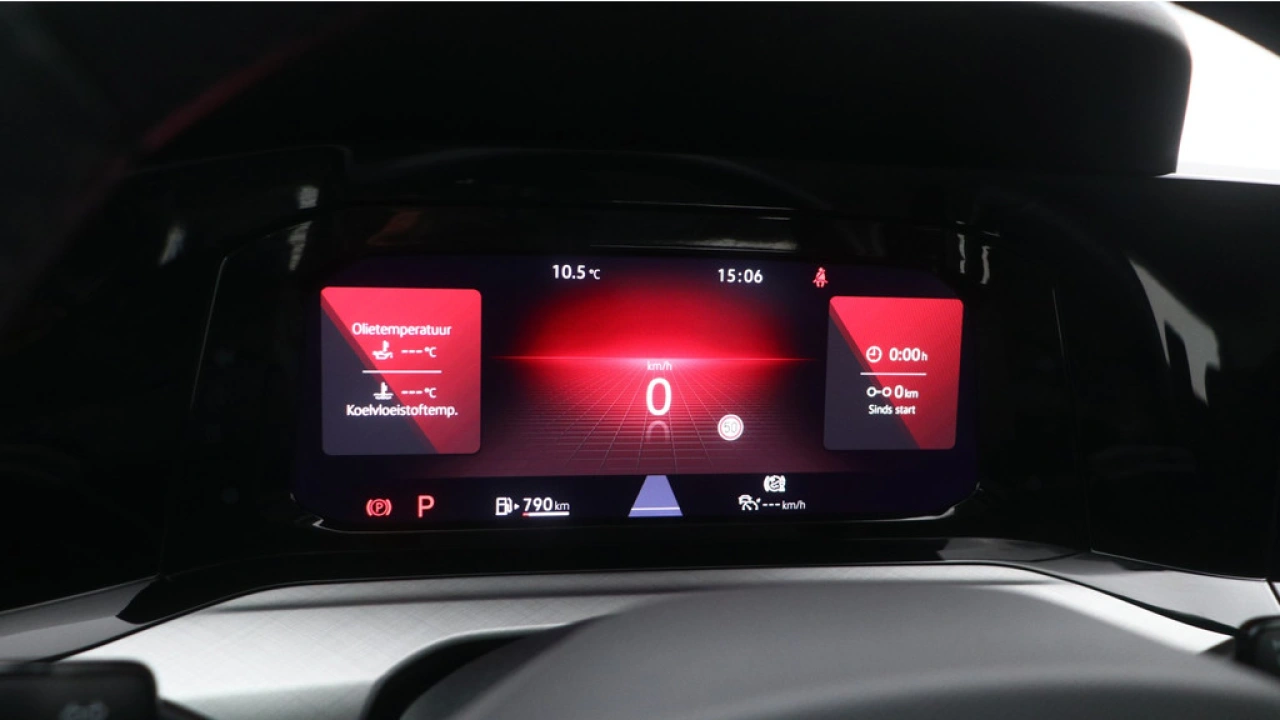 Volkswagen Golf 1.0 eTSI 110pk DSG Life Navigatie Stoel verwarming