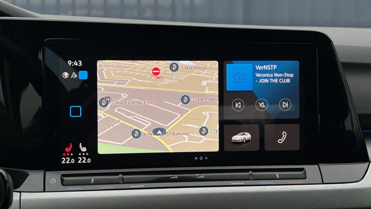 Volkswagen Golf 1.0 eTSI 110pk DSG Life Navigatie Stoel verwarming