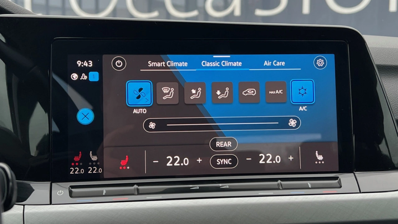 Volkswagen Golf 1.0 eTSI 110pk DSG Life Navigatie Stoel verwarming