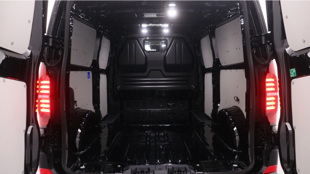 VW Bedrijfswagens E-Transporter L2H1 64kWh 210kW 286PK Style