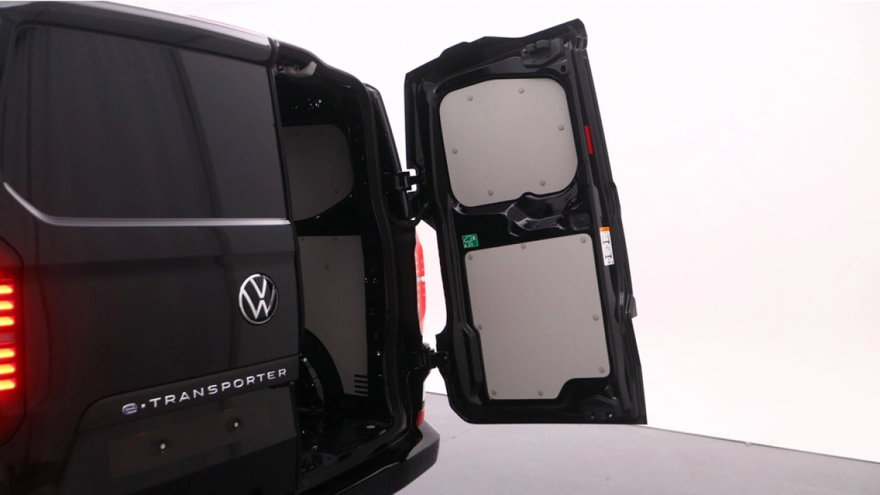 VW Bedrijfswagens E-Transporter L2H1 64kWh 210kW 286PK Style