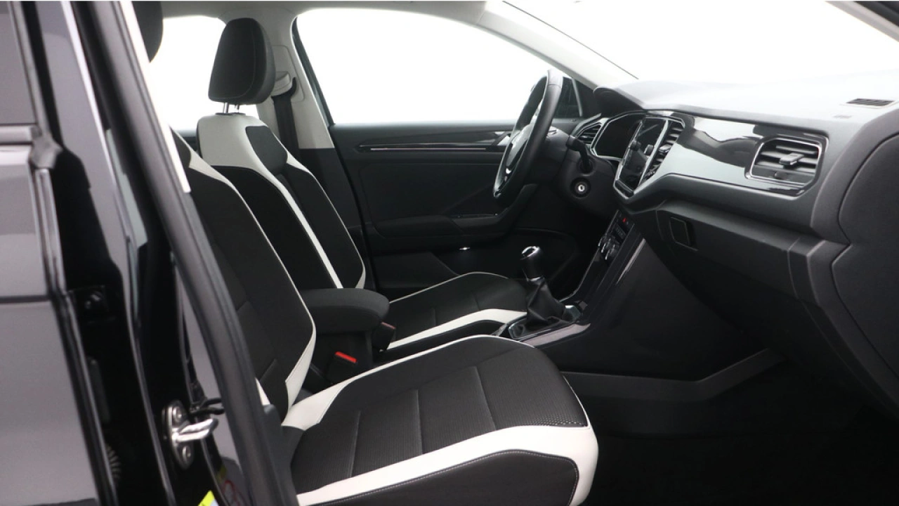 Volkswagen T-Roc 1.5 TSI 150pk Sport Navigatie