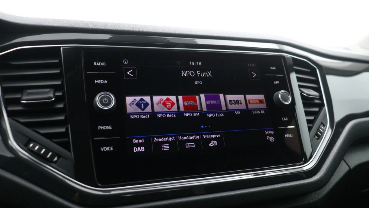 Volkswagen T-Roc 1.5 TSI 150pk Sport Navigatie