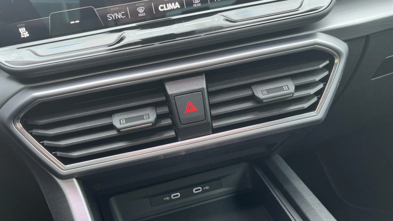 SEAT Leon Sportstourer 1.5 TSI e-Hybrid FR Business