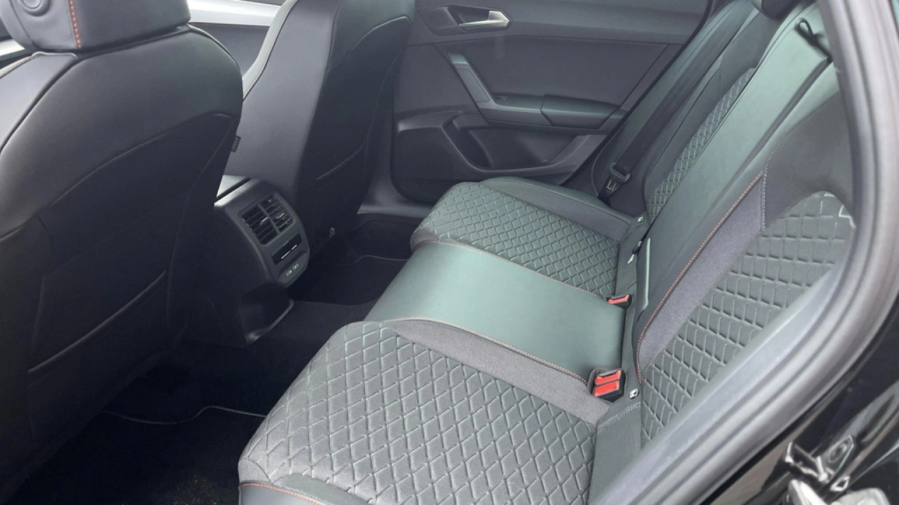 SEAT Leon Sportstourer 1.5 TSI e-Hybrid FR Business