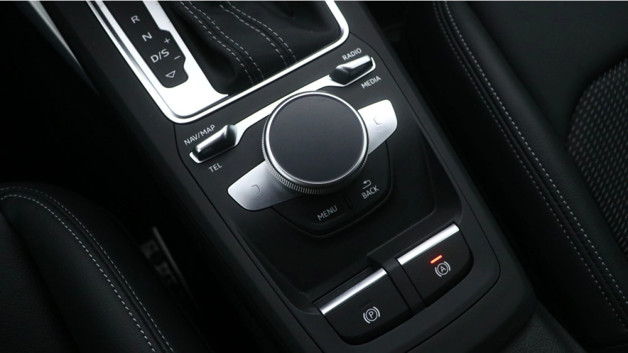 Audi Q2 35 TFSI 150Pk S Edition | Stoelverwarming | Carplay | Matrix LED |