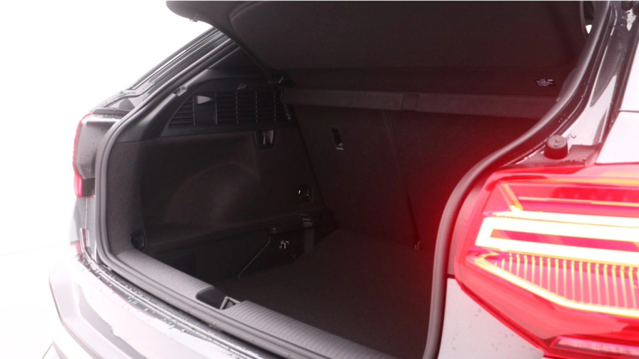 Audi Q2 35 TFSI 150Pk S Edition | Stoelverwarming | Carplay | Matrix LED |