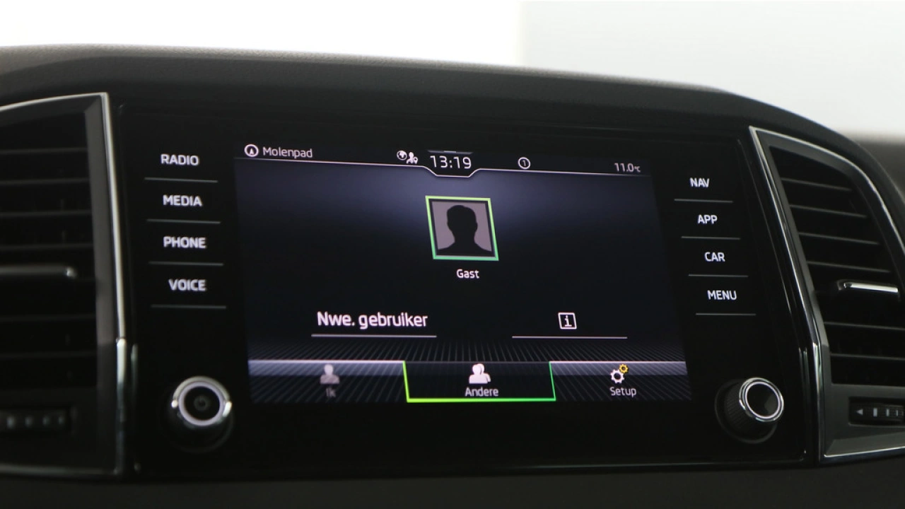 Škoda Karoq 1.5 TSI 150pk Automaat Ambition