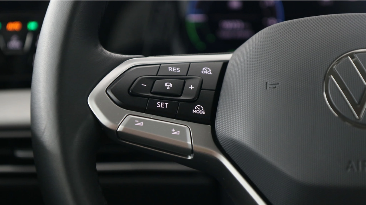 Volkswagen Golf 1.5 eHybrid 204pk Life Edition DSG