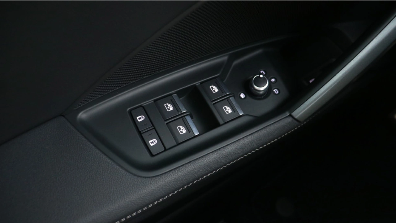 Audi A3 Sportback 40 TFSI e S edition | Carplay | PDC v+a | Camera | Zwart optiek |