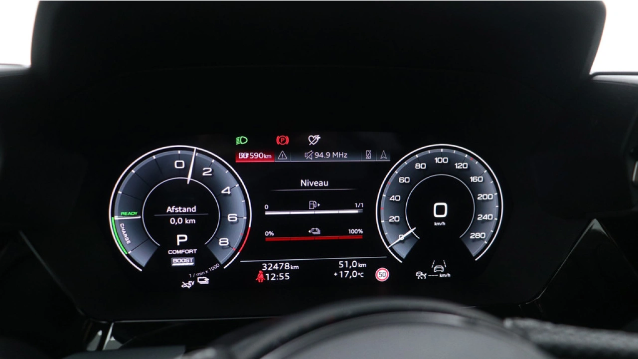 Audi A3 Sportback 40 TFSI e S edition | Carplay | PDC v+a | Camera | Zwart optiek |
