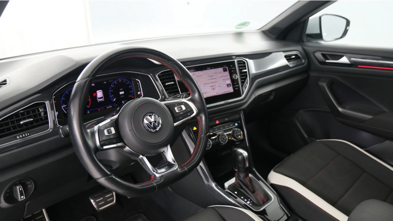 Volkswagen T-Roc 1.5 TSI 150pk DSG Sport Business R / Panoramadak