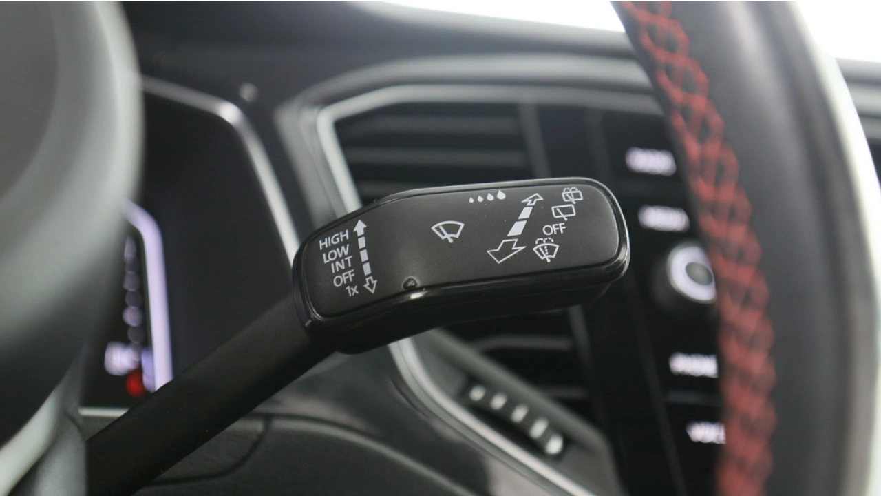 Volkswagen T-Roc 1.5 TSI 150pk DSG Sport Business R / Panoramadak