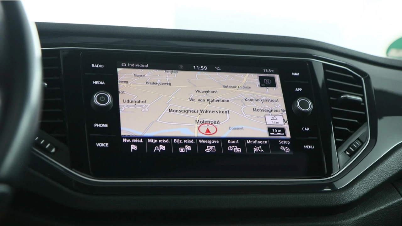 Volkswagen T-Roc 1.5 TSI 150pk DSG Sport Business R / Panoramadak