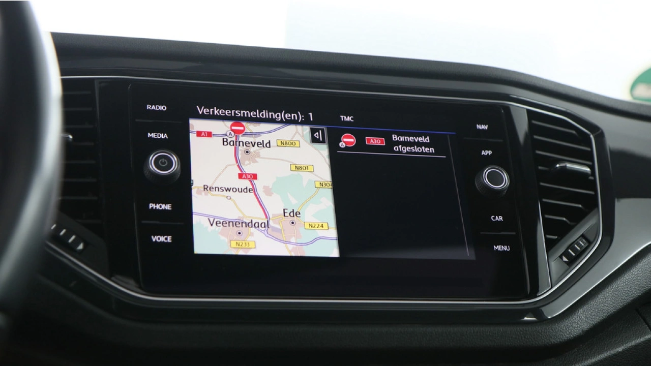 Volkswagen T-Roc 1.5 TSI 150pk DSG Sport Business R / Panoramadak