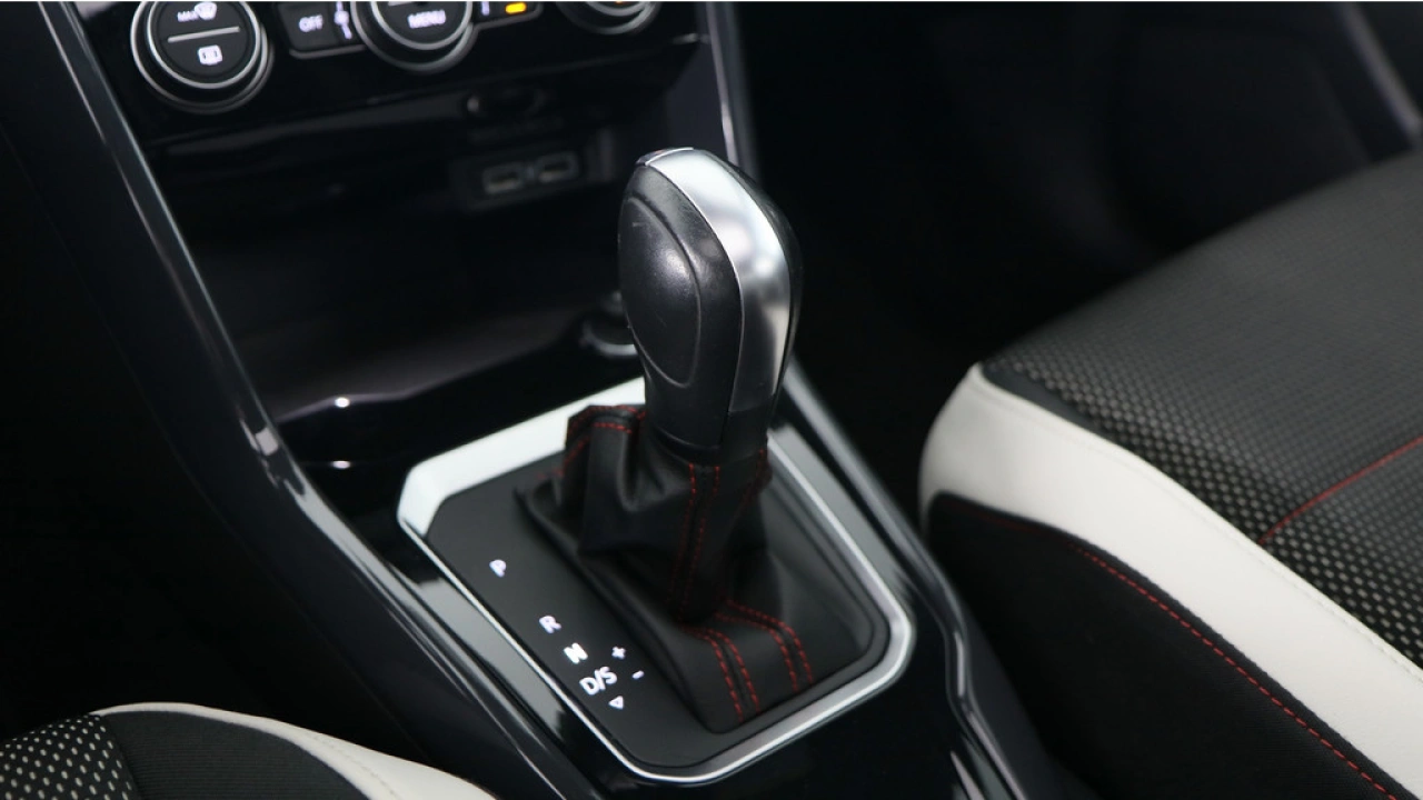 Volkswagen T-Roc 1.5 TSI 150pk DSG Sport Business R / Panoramadak