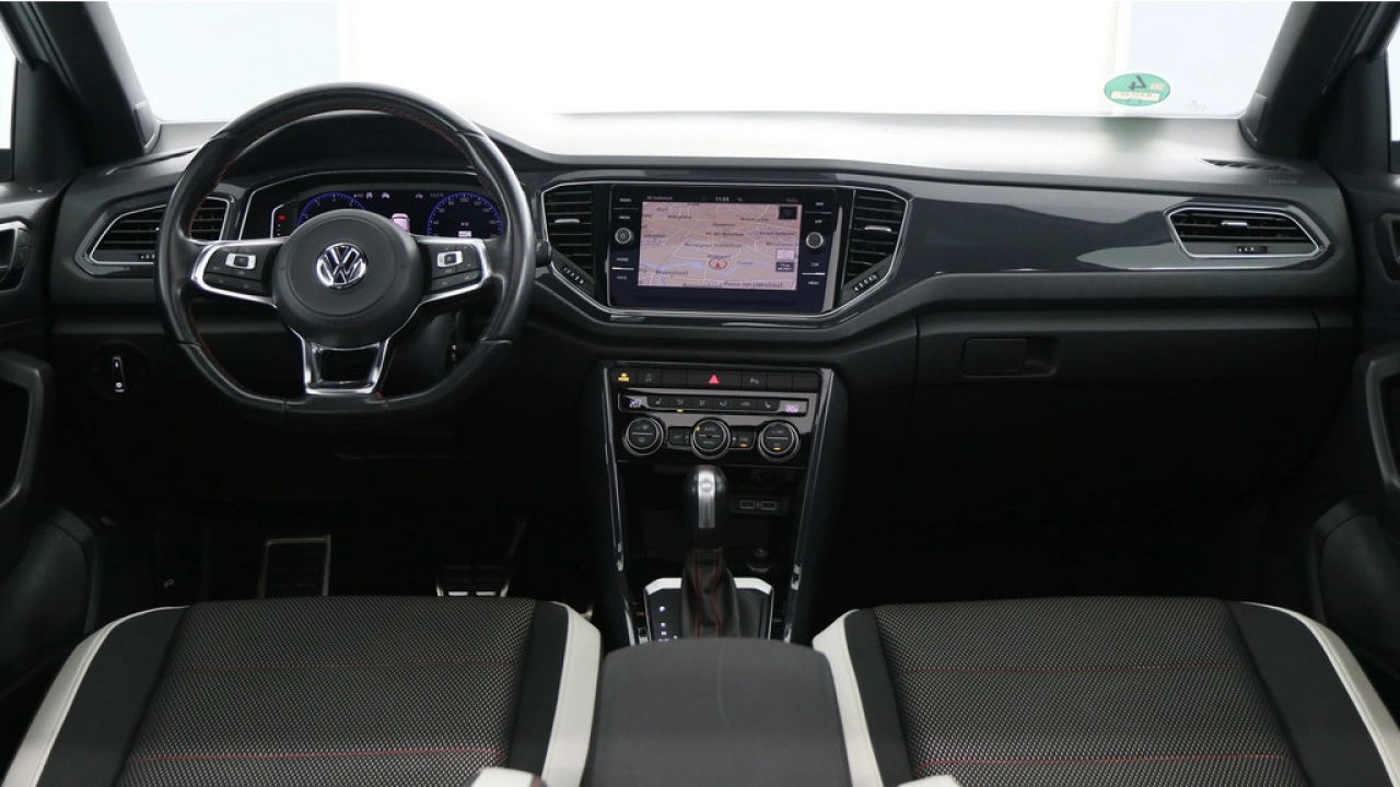 Volkswagen T-Roc 1.5 TSI 150pk DSG Sport Business R / Panoramadak