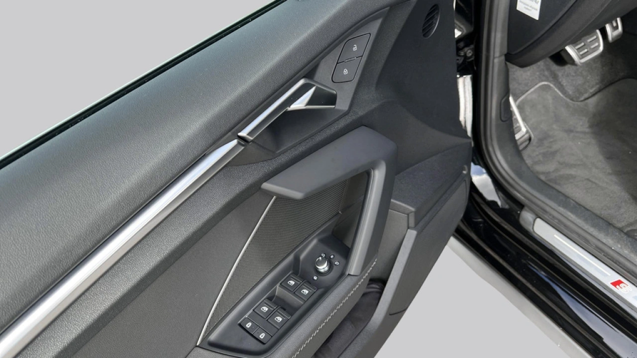 Audi A3 Limousine 30 TFSI 110pk S-Line edition