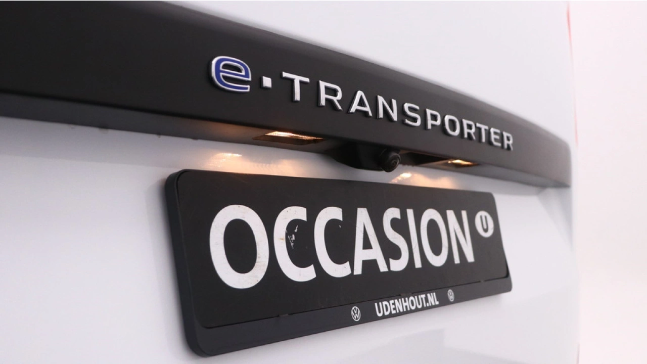 VW Bedrijfswagens E-Transporter L1H1 136pk 64kWh Life