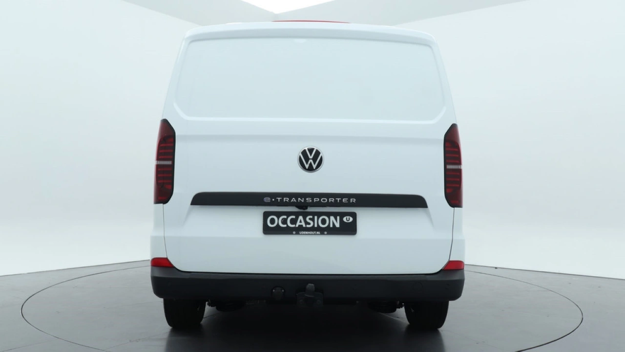 VW Bedrijfswagens E-Transporter L1H1 136pk 64kWh Life