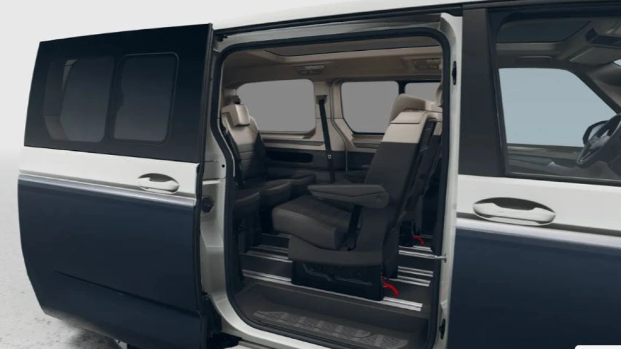 VW Bedrijfswagens Multivan (geel) Bulli Edition L2 Multivan (7) (geel) 1.5 eHybrid EU6 180 kW (245pk) 3120 mm met overhang 6 ve