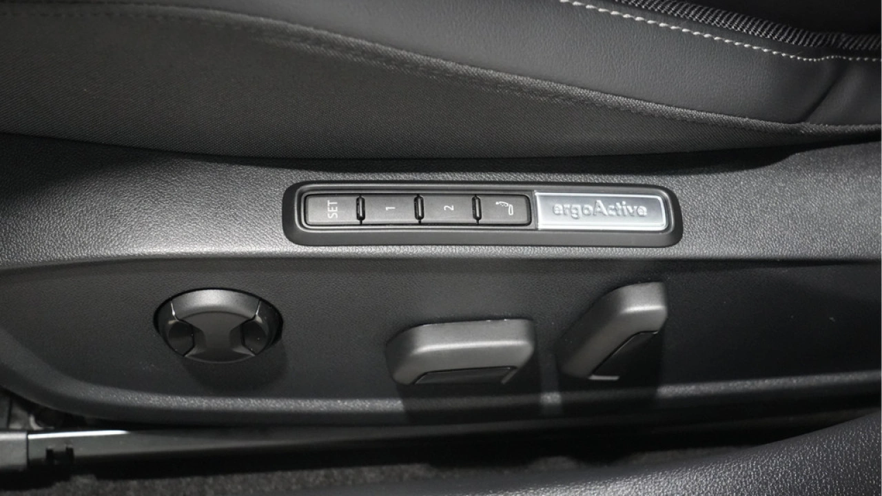 Volkswagen Golf 1.5 eHybrid Life Edition