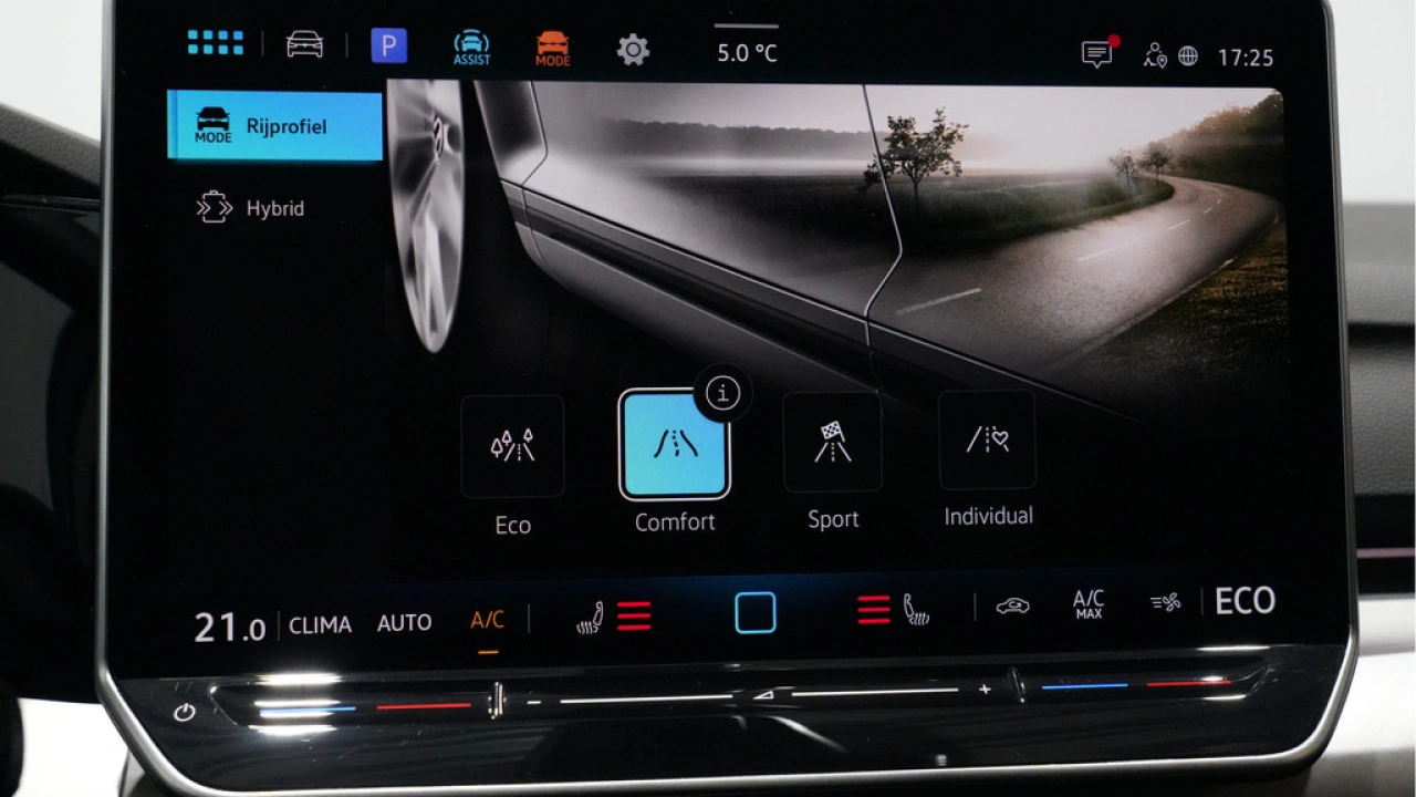 Volkswagen Golf 1.5 eHybrid Life Edition