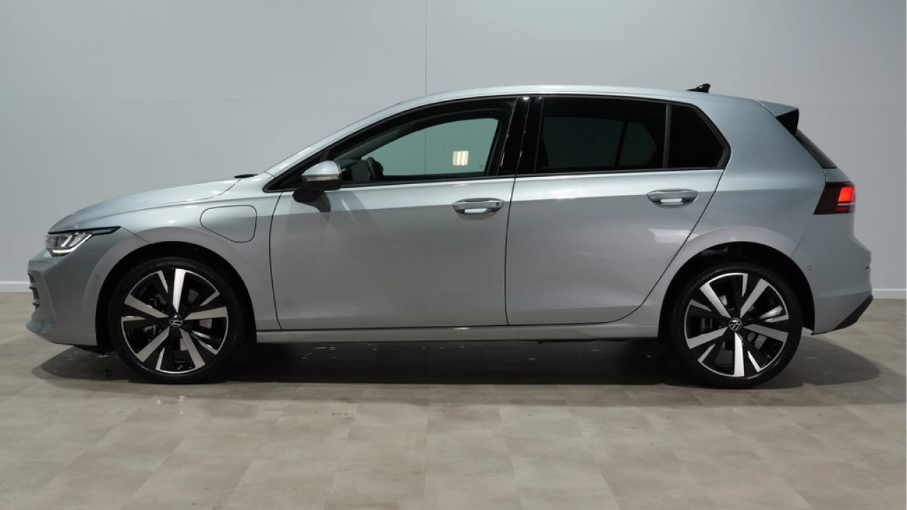 Volkswagen Golf 1.5 eHybrid Life Edition