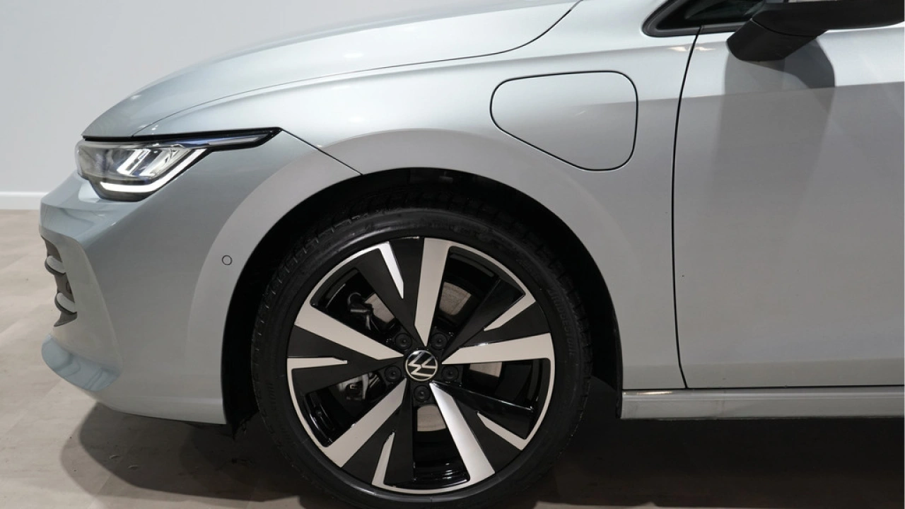 Volkswagen Golf 1.5 eHybrid Life Edition