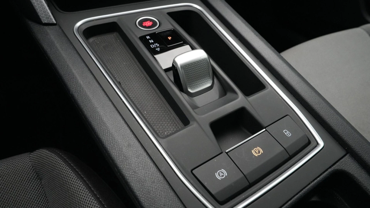 SEAT Leon Sportstourer 1.5 eTSI 150pk Style Business Intense