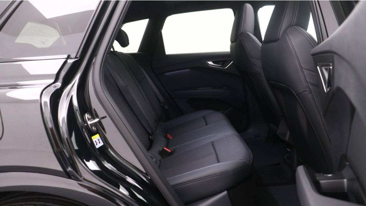 Audi Q4 e-tron 45 quattro S Edition Competition 82 kWh | Panoramadak | 21