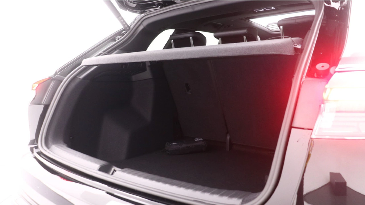 Audi Q4 e-tron 45 quattro S Edition Competition 82 kWh | Panoramadak | 21