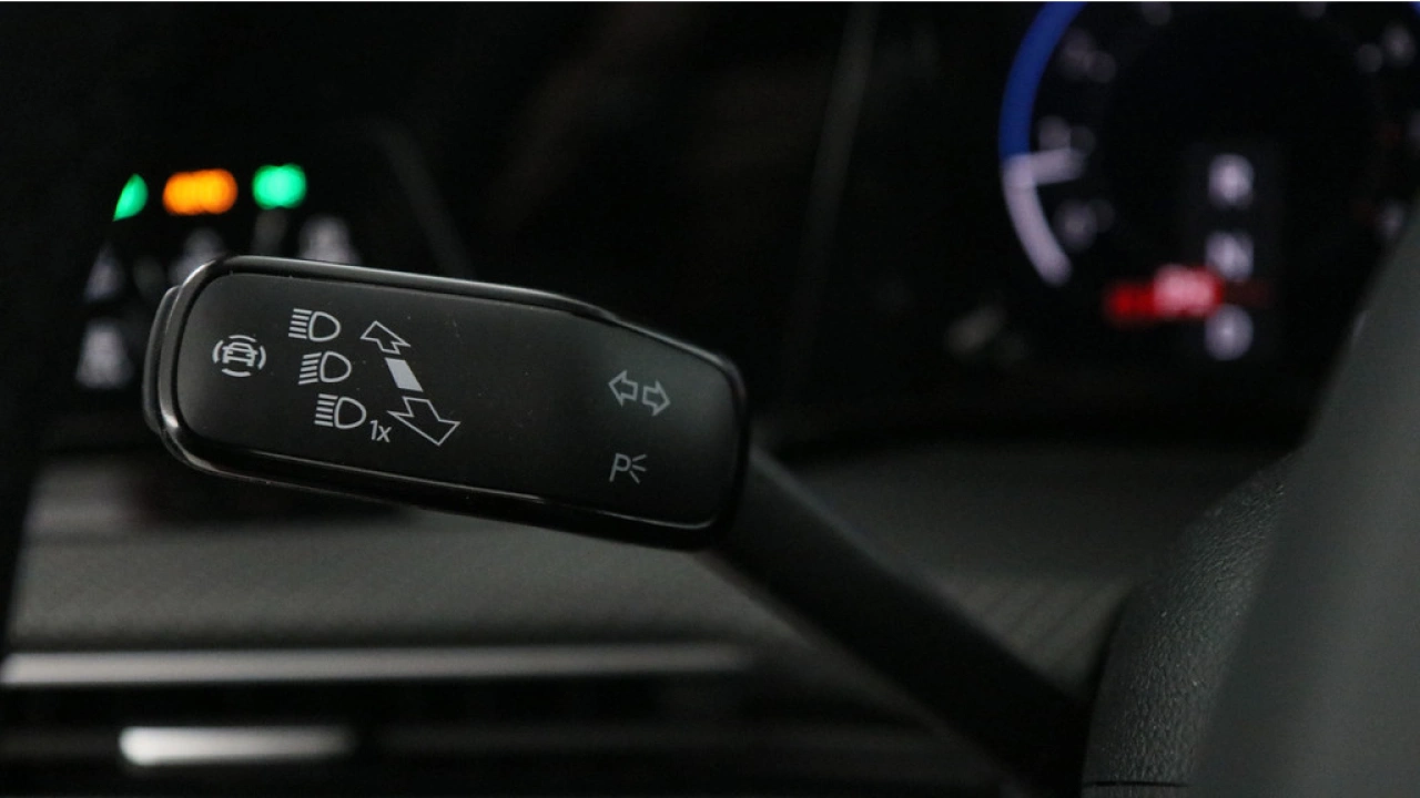 Volkswagen Golf Variant 1.5 eTSI 150pk R-Line Business DSG