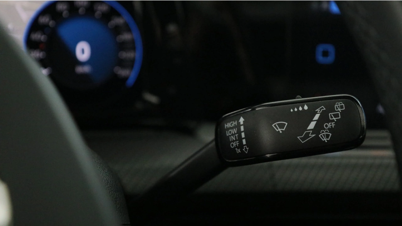 Volkswagen Golf Variant 1.5 eTSI 150pk R-Line Business DSG