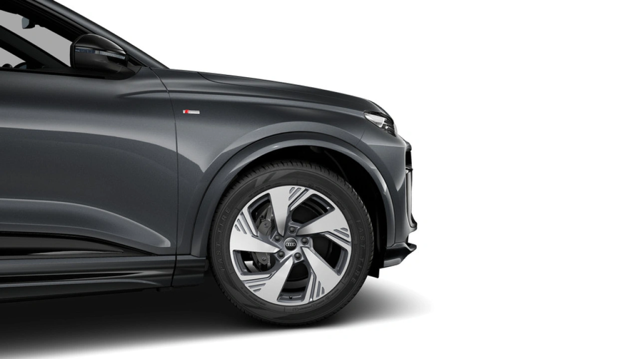 Audi Q6 e-tron 252 1AT S edition