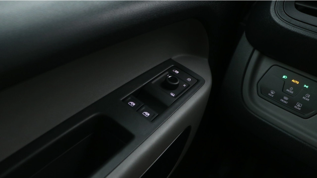 VW Bedrijfswagens ID. Buzz Cargo L1H1 286pk 79kWh RWD Economy-Business