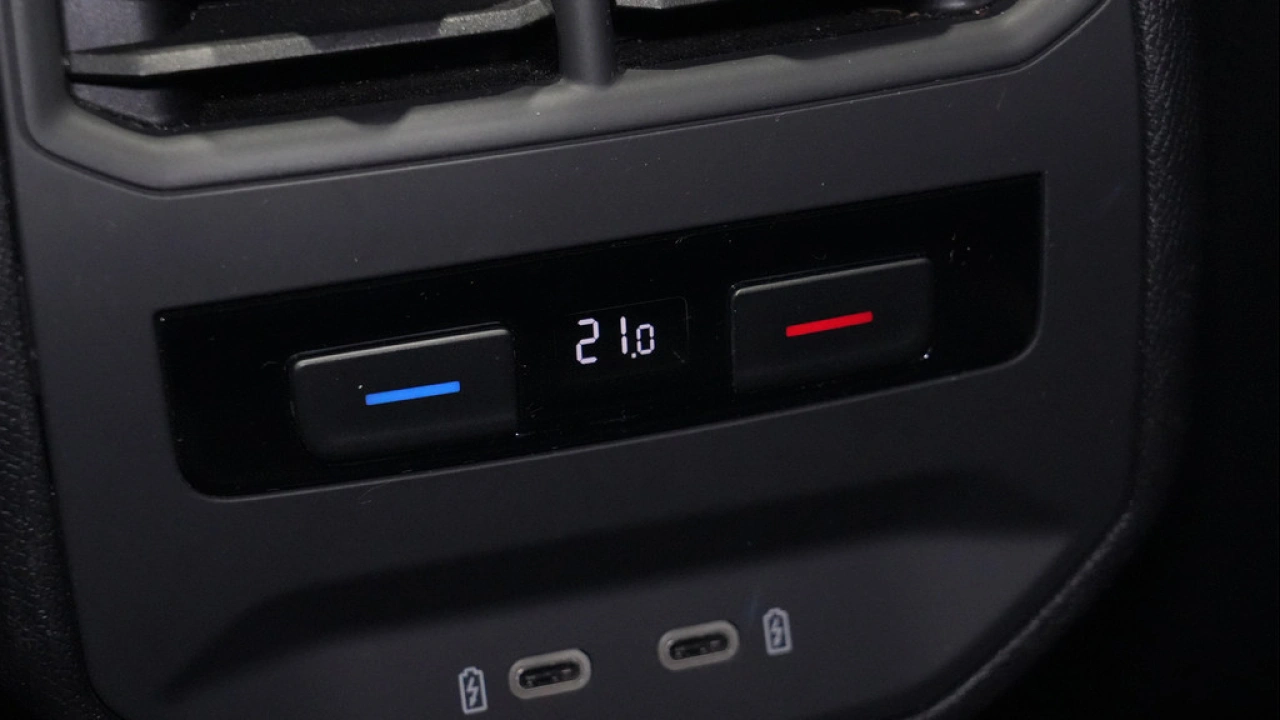 SEAT Leon Sportstourer 1.5 eTSI FR Launch Edition Beats