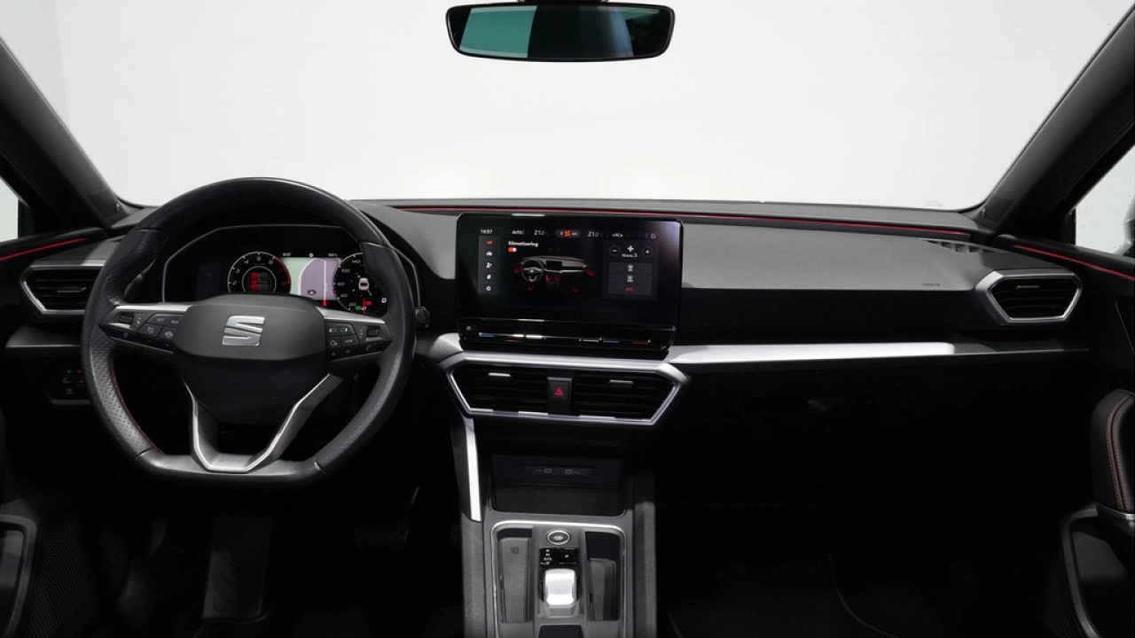 SEAT Leon Sportstourer 1.5 eTSI FR Launch Edition Beats