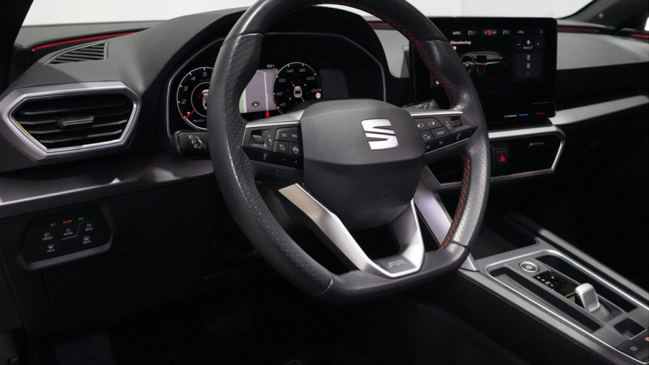 SEAT Leon Sportstourer 1.5 eTSI FR Launch Edition Beats