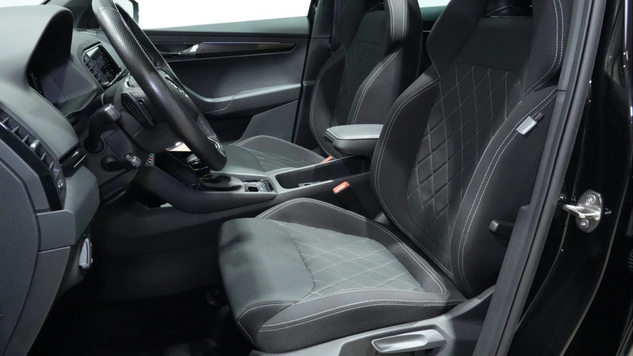 Škoda Karoq 1.5 TSI ACT Sportline Business