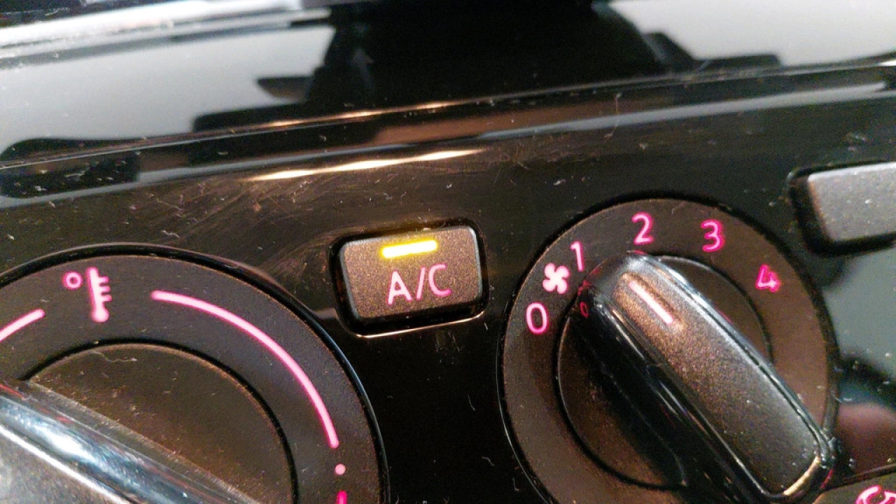 Volkswagen up! 1.0 | Airco | DAB | Lane Assist | 18.000km! |