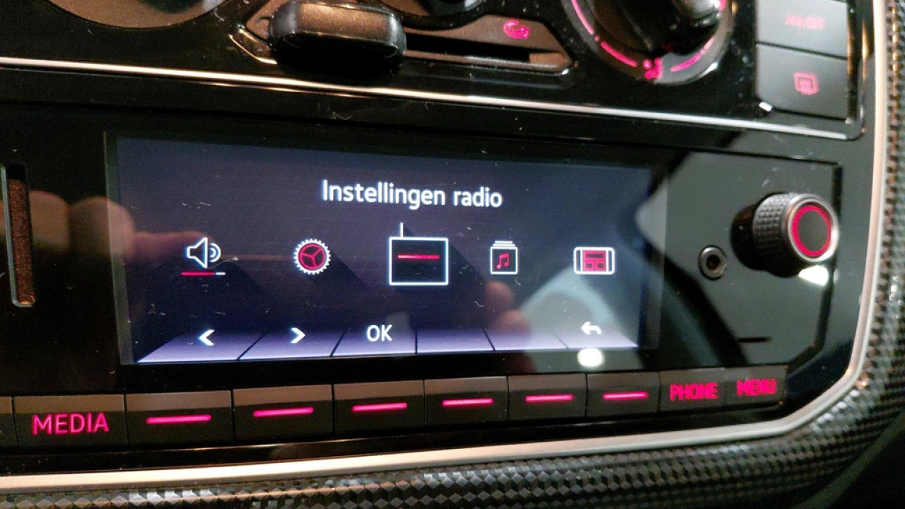 Volkswagen up! 1.0 | Airco | DAB | Lane Assist | 18.000km! |