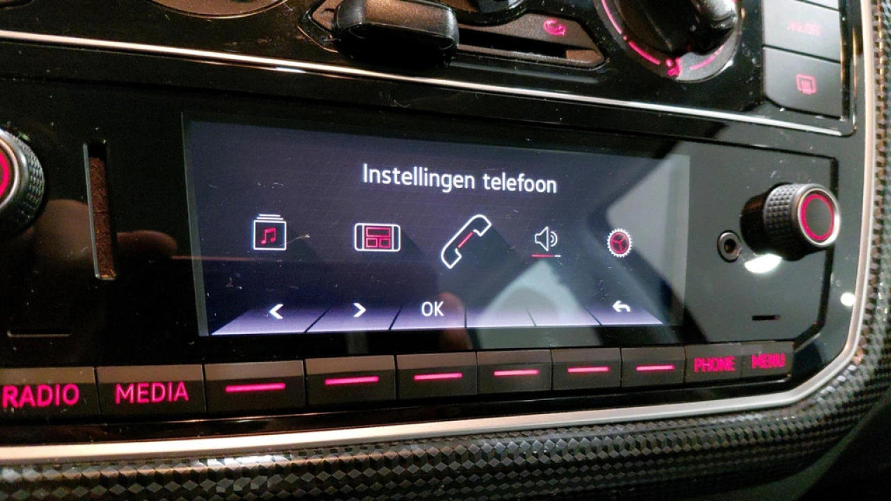 Volkswagen up! 1.0 | Airco | DAB | Lane Assist | 18.000km! |