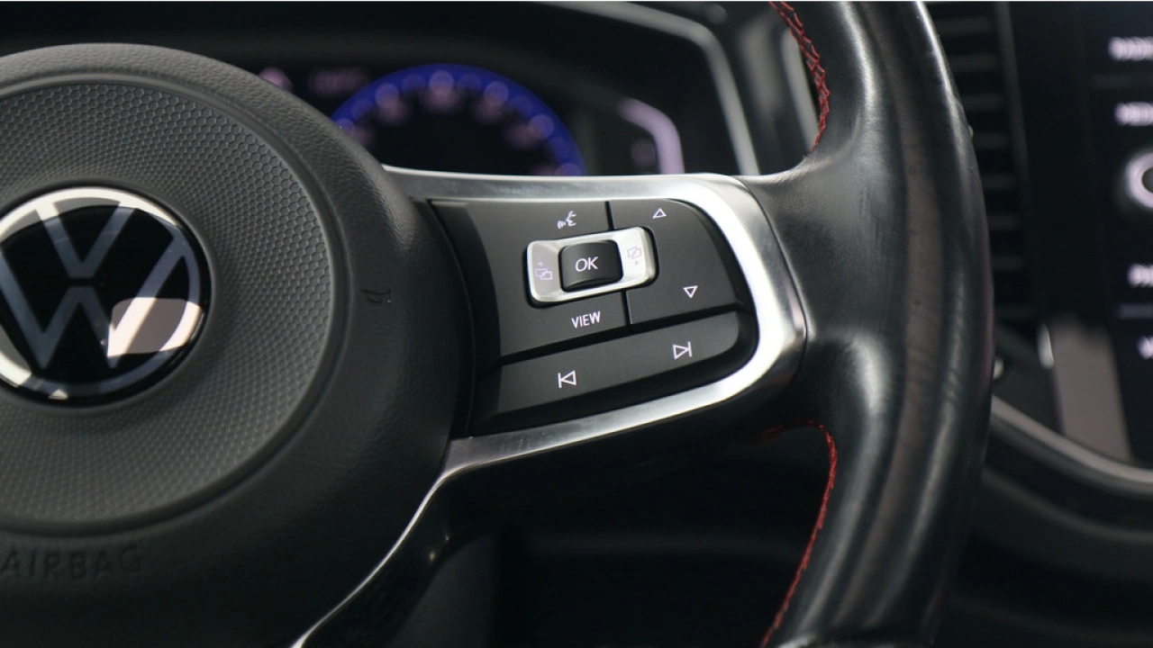 Volkswagen T-Roc 1.5 TSI 150pk Sport Business R