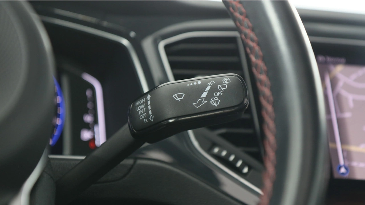 Volkswagen T-Roc 1.5 TSI 150pk Sport Business R