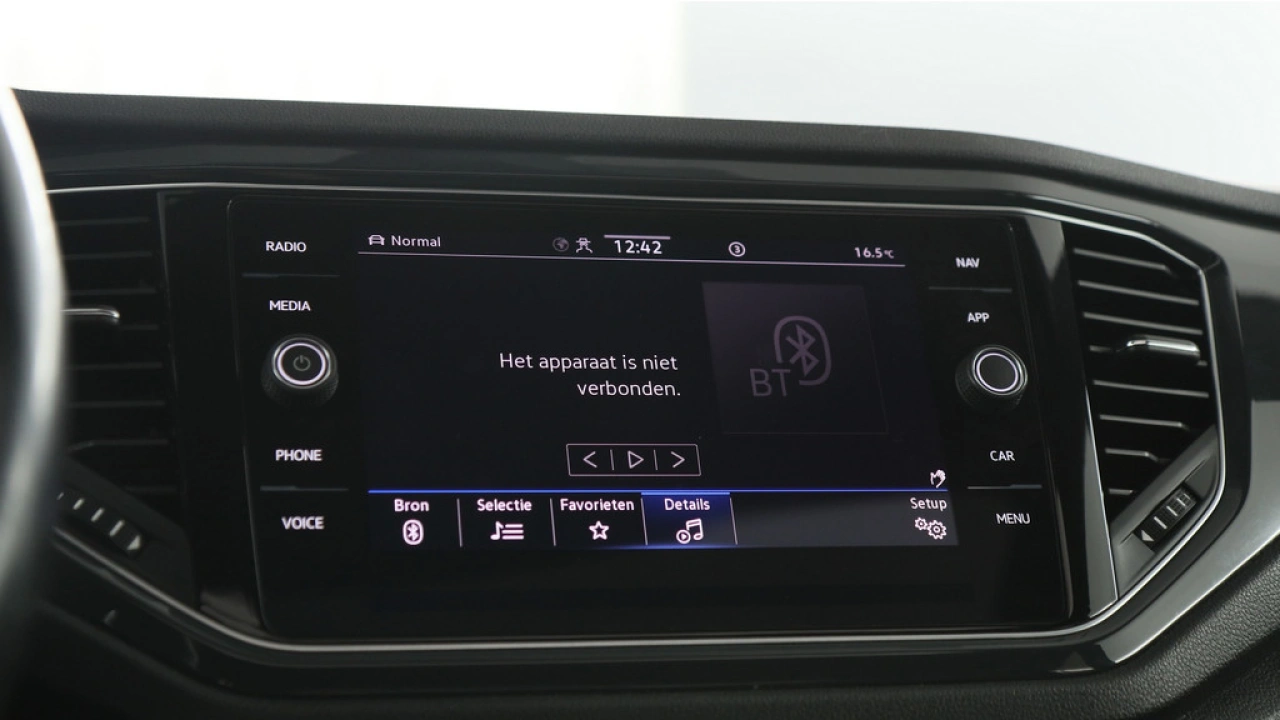 Volkswagen T-Roc 1.5 TSI 150pk Sport Business R